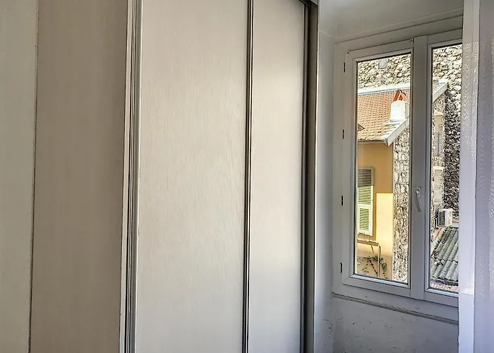 2-Bedrooms Аpartment Nice Port With Parking