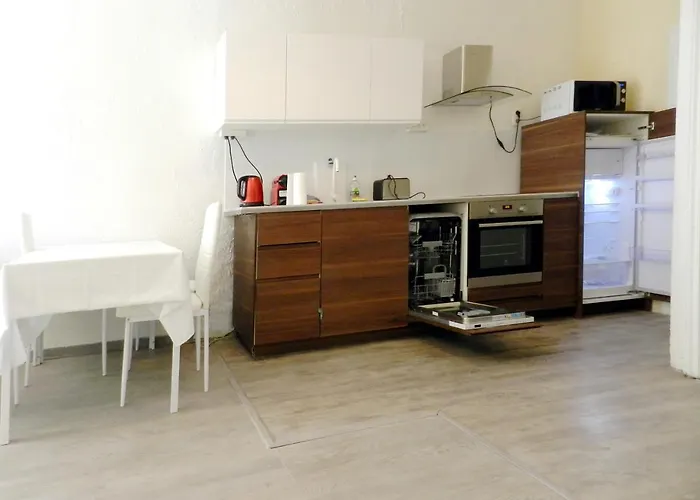 2-Bedrooms Аpartment Nice Port With Parking